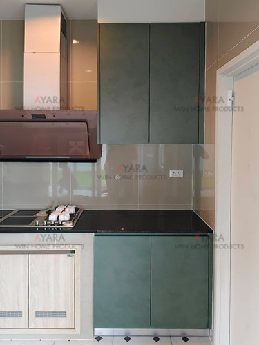 ชุดครัว Built-in โครงซีเมนต์บอร์ด หน้าบาน Melamine สีเขียว + ลายไม้
