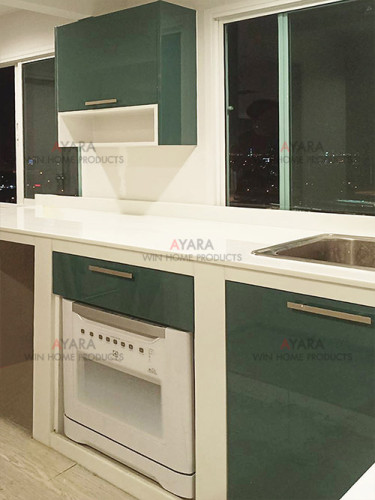 ชุดครัว Built-in วงกบ โครงซีเมนต์บอร์ด หน้าบาน Hi Gloss สีเขียวเงา 2
