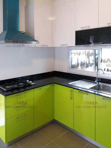 ชุดครัว Built-in ตู้ล่าง โครงซีเมนต์บอร์ด  หน้าบาน PVC สีเขียว + ขาว