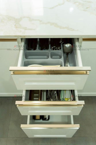 ชุดครัว Built-in โครงซีเมนต์บอร์ด หน้าบาน Hi Gloss สีขาวเงา 3