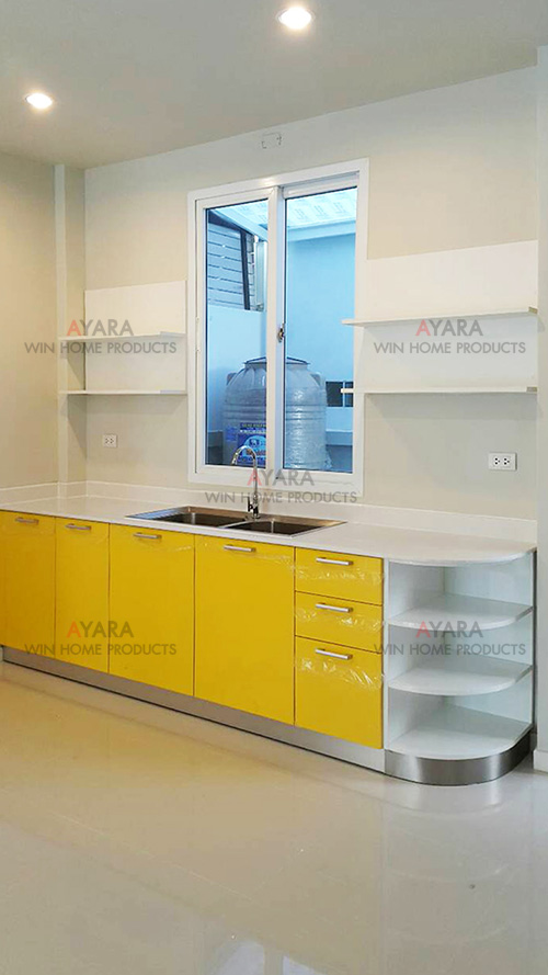 ชุดครัว Built-in ตู้ล่าง โครงซีเมนต์บอร์ด หน้าบาน PVC สีเหลือง 2