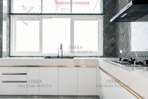 ชุดครัว Built-in โครงซีเมนต์บอร์ด หน้าบาน Melamine สีขาว ผิวส้ม