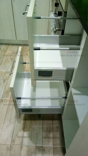 ชุดครัว Built-in ตู้ล่าง โครงซีเมนต์บอร์ด หน้าบาน Laminate สี White Sakura - ม.Perfect Place 5