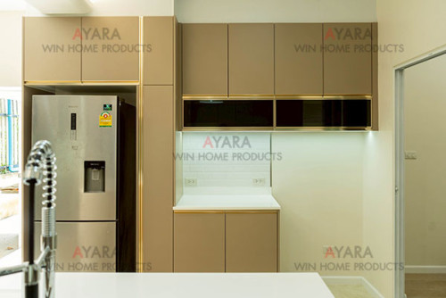 ชุด Pantry Built-in โครงซีเมนต์บอร์ด พ่นสีน้ำตาลอ่อนด้าน