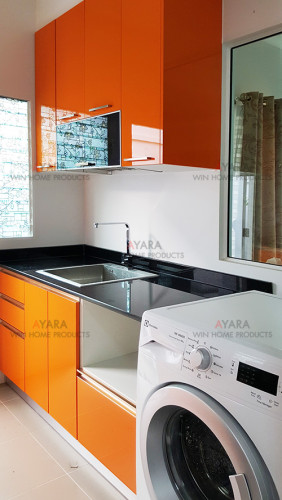 ชุดครัว Built-in ตู้ล่าง โครงซีเมนต์บอร์ด หน้าบาน Acrylic สีส้ม - ม.Villaggio