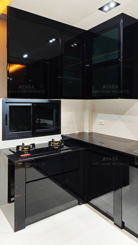 ชุดครัว Built-in โครงซีเมนต์บอร์ด หน้าบาน Laminate สีดำเงา 2