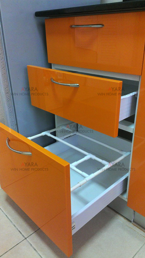 ชุดครัว Built-in ตู้ล่าง โครงซีเมนต์บอร์ด หน้าบาน Acrylic สีส้ม + ขาวมุก - ม.ภัสสร 5