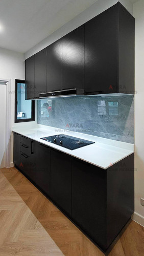ชุดครัว Built-in โครงซีเมนต์บอร์ด หน้าบาน Melamine สีเทา ผิวส้ม