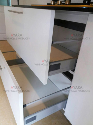 ชุดครัว Built-in ตู้ล่าง โครงซีเมนต์บอร์ด หน้าบาน Laminate สี Ultra White 7