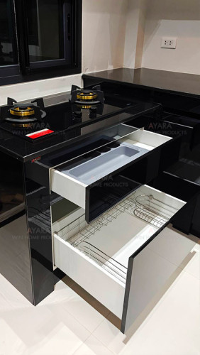 ชุดครัว Built-in โครงซีเมนต์บอร์ด หน้าบาน Laminate สีดำเงา 5