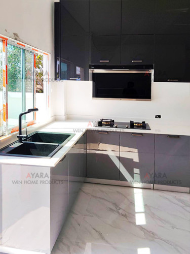 ชุดครัว Built-in โครงซีเมนต์บอร์ด หน้าบาน Hi Gloss สีเทา + ดำ 1