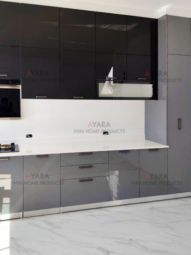 ชุดครัว Built-in โครงซีเมนต์บอร์ด หน้าบาน Hi Gloss สีเทา + ดำ 3