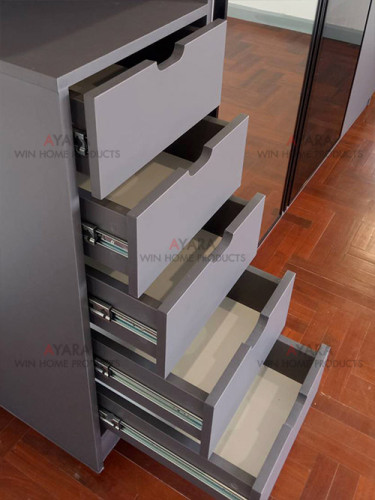 ตู้เสื้อผ้า Built-in โครงตู้และหน้าบานปาติเกิล กันชื้น เคลือบ Melamine สี ES 4004-11 + ES 4005-11 4