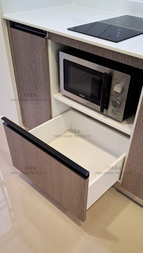 ชุดครัว Built-in โครงซีเมนต์บอร์ด หน้าบาน Melamine สี Textural Siamea ลายไม้ 3