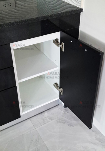 ชุดครัว Built-in โครงซีเมนต์บอร์ด หน้าบาน Laminate สีดำเงา 6