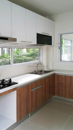 ชุดครัว Built-in ตู้ล่าง โครงซีเมนต์บอร์ด หน้าบาน Melamine สี Capu + PVC สีขาวเงา