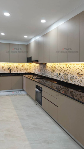 ชุดครัว Built-in โครงซีเมนต์บอร์ด หน้าบาน Melamine สีน้ำตาลอ่อน