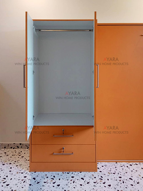 ตู้เสื้อผ้า Built-in โครงปาติเกิล กันชื้น เคลือบ Melamine สีส้มด้าน 3