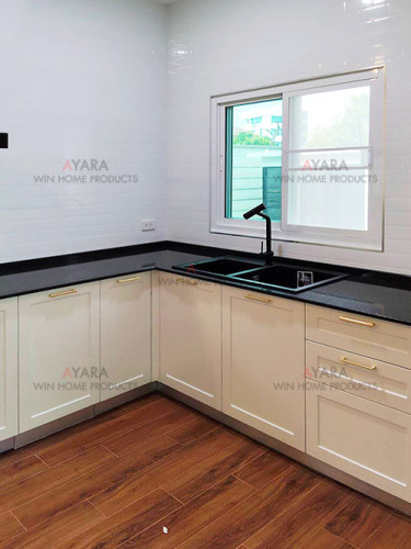 ชุดครัว Built-in โครงซีเมนต์บอร์ด หน้าบาน PVC สีขาวครีม ลายไม้ เซาะร่อง Stack 2