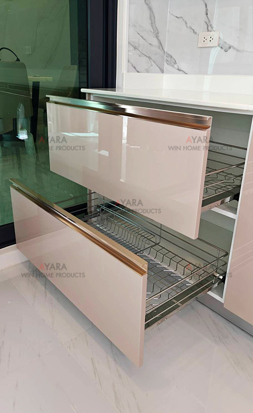 ชุดครัว Built-in โครงซีเมนต์บอร์ด หน้าบาน Hi Gloss สีน้ำตาลเงา - ม.The City 4