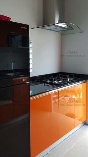 ชุดครัว Built-in ตู้ล่าง โครงซีเมนต์บอร์ด หน้าบาน Acrylic สีส้ม - ม.Villaggio 4