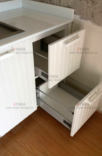 ชุดครัว Built-in ตู้ล่าง โครงซีเมนต์บอร์ด หน้าบาน PVC สีขาวด้าน เซาะร่อง 2