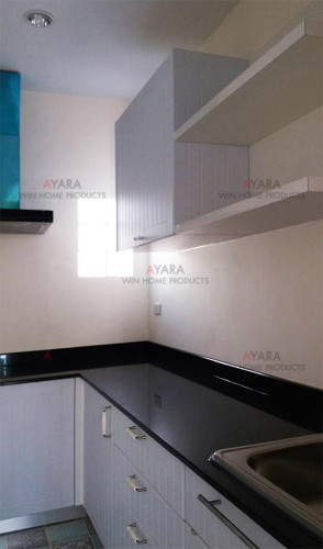 ชุดครัว Built-in ตู้ล่าง โครงซีเมนต์บอร์ด หน้าบาน PVC สีขาว เซาะร่อง