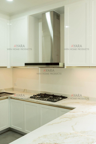 ชุดครัว Built-in โครงซีเมนต์บอร์ด หน้าบาน Hi Gloss สีขาวเงา 1