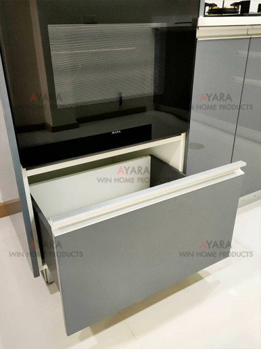 ชุดครัว Built-in โครงซีเมนต์บอร์ด หน้าบาน Hi Gloss สีเทาเงา + ขาวเงา - ม.Perfect Place 5