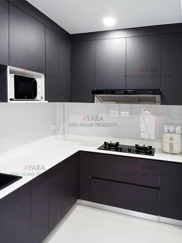 ชุดครัว Built-in โครงซีเมนต์บอร์ด หน้าบาน Melamine สีเทาเข้ม - ม.Centro