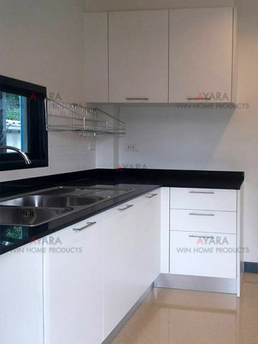 ชุดครัว Built-in ตู้ล่าง โครงซีเมนต์บอร์ด หน้าบาน Laminate สี Ultra White 2