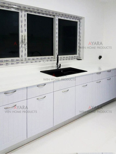 ชุดครัว Built-in ตู้ล่าง โครงซีเมนต์บอร์ด หน้าบาน PVC สีขาวด้าน เซาะร่อง Valencia 1