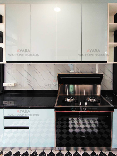 ชุดครัว Built-in โครงซีเมนต์บอร์ด หน้าบาน Hi Gloss สีฟ้าอ่อนเงา