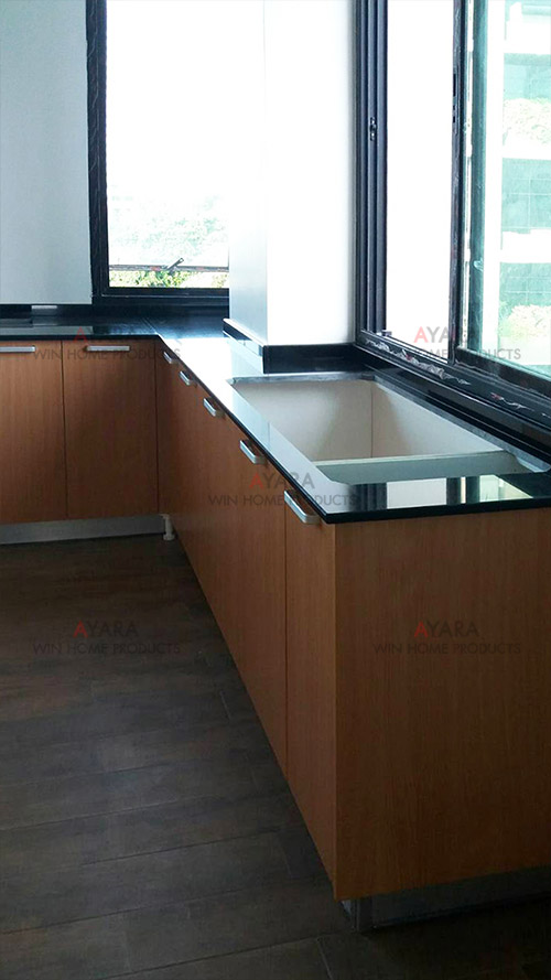 ชุดครัว Built-in ตู้ล่าง โครงซีเมนต์บอร์ด หน้าบาน Melamine สีบีช ลายไม้ 3