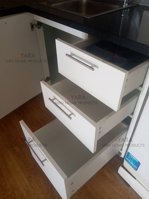 ชุดครัว Built-in โครงซีเมนต์บอร์ด หน้าบาน Melamine สีขาวด้าน 4
