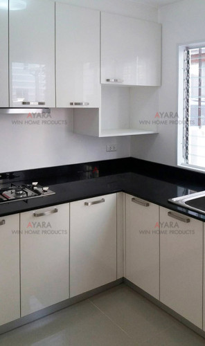 ชุดครัว Built-in ตู้ล่าง โครงซีเมนต์บอร์ด หน้าบาน Acrylic สีขาวมุก