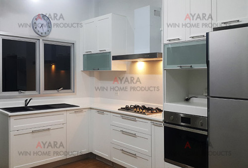 ชุดครัว Built-in ตู้ล่าง โครงซีเมนต์บอร์ด หน้าบาน พ่นสีขาวด้าน ยกขอบรอบ 1