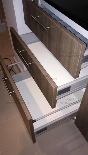 ชุดครัว Built-in ตู้ล่าง โครงซีเมนต์บอร์ด หน้าบาน Laminate สี Bleached Legno + Acrylic สีขาวนวล 5