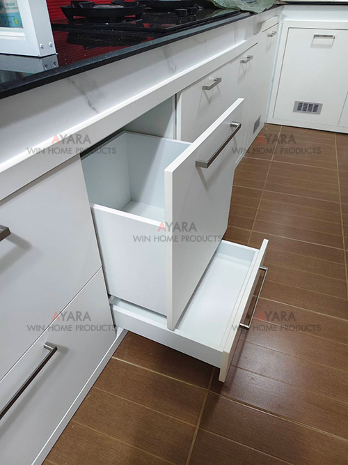 ชุดครัว Built-in โครงซีเมนต์บอร์ด หน้าบาน Laminate สีขาวครีม 4