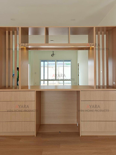 ชุดตู้ตี่จู่เอี๊ยะ Built-in โครงและหน้าบาน HMR เคลือบ Melamine สี Brown Oak ลายไม้ 1