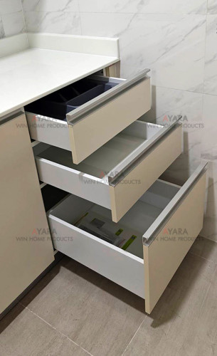 ชุดครัว Built-in โครงซีเมนต์บอร์ด หน้าบาน Melamine สีครีม ผิวส้ม - ม.Grande Pleno 2