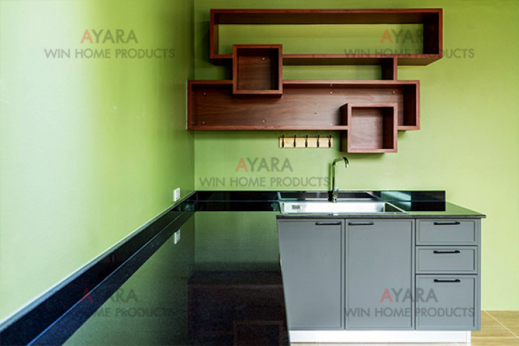ชุดครัว Built-in โครงซีเมนต์บอร์ด หน้าบาน PVC สีเทาด้าน + Laminate สีลายไม้ 3