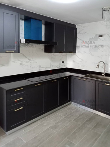 ชุดครัว Built-in โครง HMR กันชื้น หน้าบาน PVC สีเทา ยกขอบ