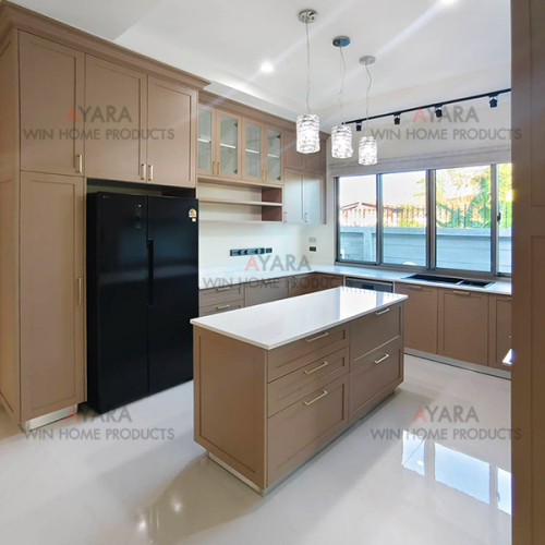 ชุดครัว Built-in ตู้ล่าง โครงซีเมนต์บอร์ด หน้าบาน Plaswood พ่นสีน้ำตาลอ่อนด้าน ยกขอบ 2