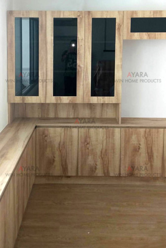 ตู้ TV Built-in โครงปาติเกิล หน้าบาน Melamine สี Pine ลายไม้แนวตั้ง