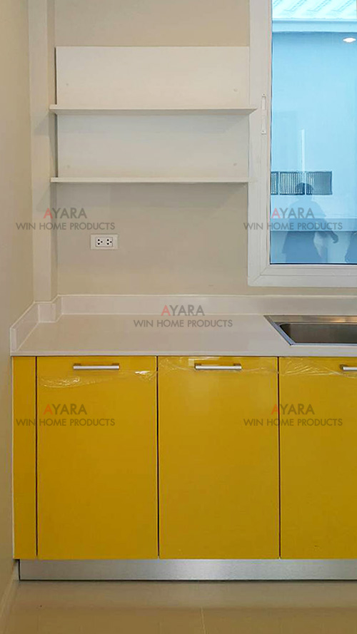 ชุดครัว Built-in ตู้ล่าง โครงซีเมนต์บอร์ด หน้าบาน PVC สีเหลือง 4