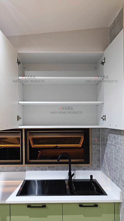ชุดครัว Built-in โครงซีเมนต์บอร์ด หน้าบาน Hi Gloss สีเขียวด้าน + Laminate สี Coffee Oak 2