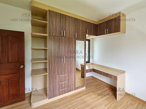 ตู้เสื้อผ้า Built-in โครงปาติเกิล กันชื้น เคลือบ Melamine สี Brown Oak + Absolute Walnut