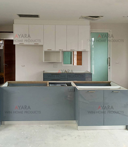 ชุดครัว Built-in ตู้ล่าง โครงซีเมนต์บอร์ด หน้าบาน พ่นสีขาวเงา + เทาเงา 1