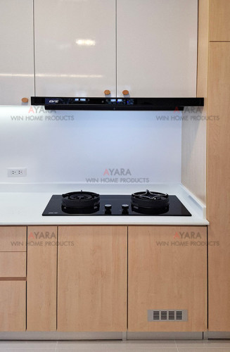 ชุดครัว Built-in โครงซีเมนต์บอร์ด หน้าบาน Melamine สี Maple + ขาวเงา - ม.Villaggio 2